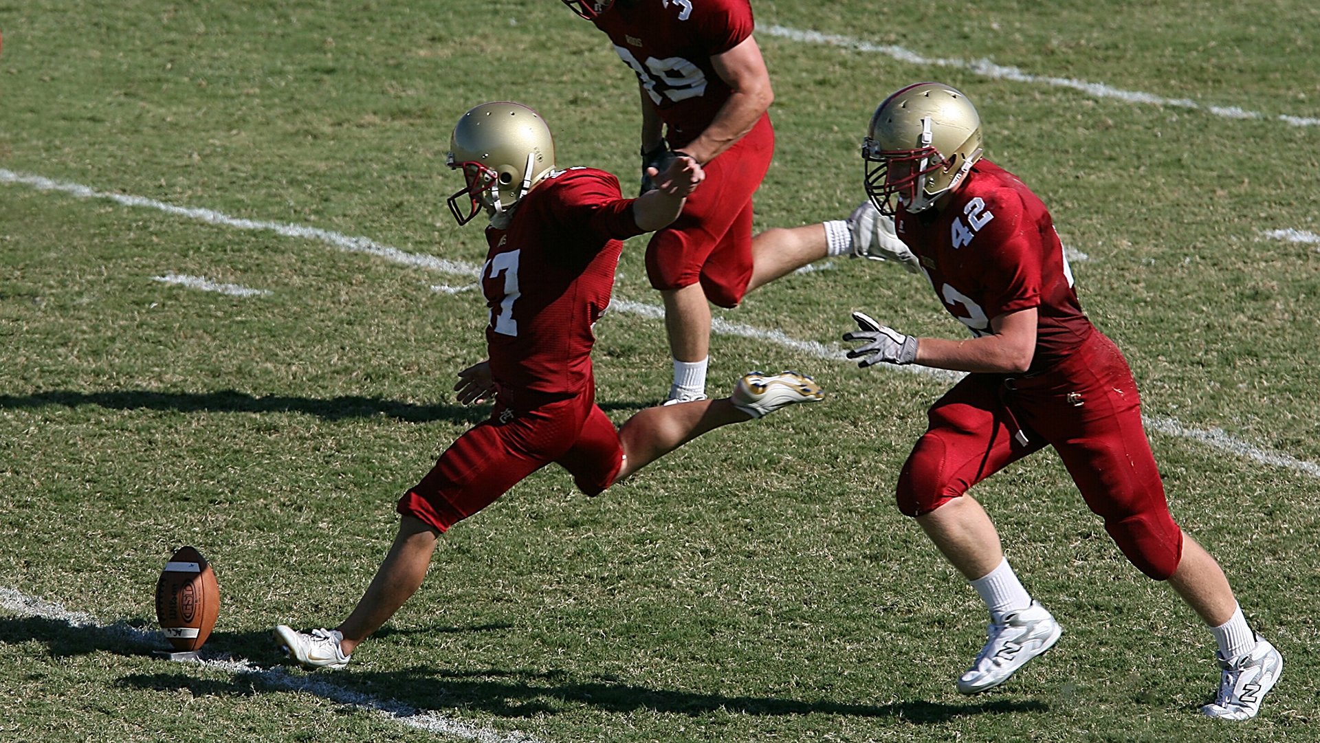 国家队主要组成来自国内俱乐部明星与年轻新秀，国家队队员都有谁